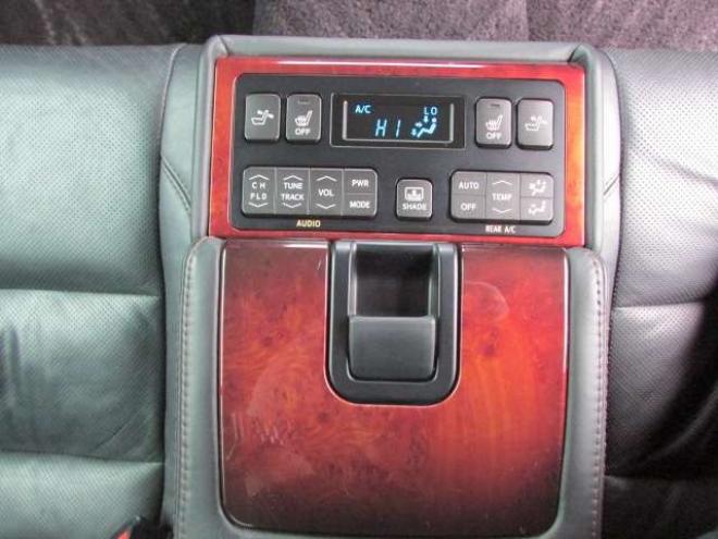 マジェスタ2.5 Four 4WD　プリクラッシュセーフティー/純正ナビ/フルセグTV/バックカメラ/LEDヘッドライト/ビルトインETC/全席シートヒーター/パワーシート/グリップヒーター/レーダークルーズコントロール 2500