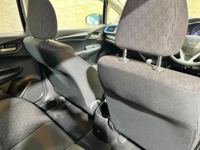 フィット13G Fパッケージ 4WD 5年保証 スマキー 寒冷地仕様 禁煙 車検整備2年付 修復歴無