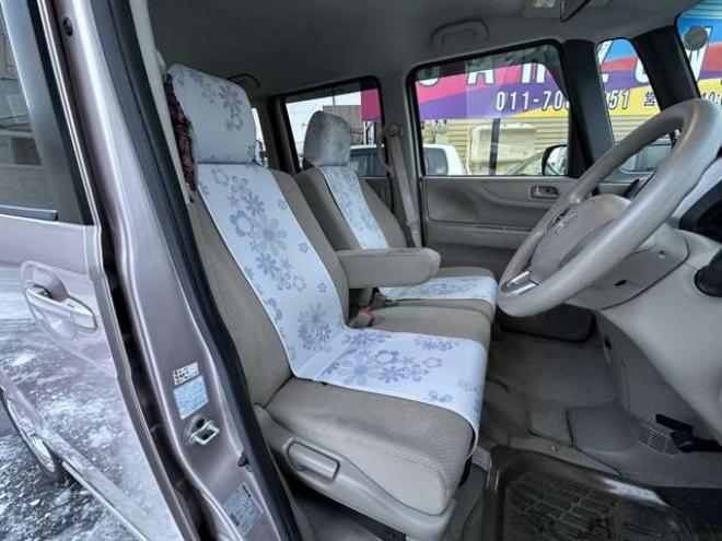 N-BOXカスタムG Lパッケージ 4WD　左側パワースライドドア　SDナビ　　バックモニター　社外アルミホイール冬　社外アルミホイール夏　プッシュスタート　キーレスキー 660