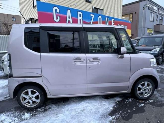 N-BOXカスタムG Lパッケージ 4WD　左側パワースライドドア　SDナビ　　バックモニター　社外アルミホイール冬　社外アルミホイール夏　プッシュスタート　キーレスキー 660