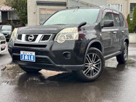 エクストレイル　2.0 20X 4WD　社外ディスプレイオーディオ　前後シートヒーター　4WD切り替スイッチ　　横滑り防止装置　ETC　ヒルディセントコントロール　社外アルミホイール夏 2000