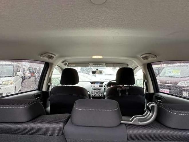 インプレッサスポーツ 1.6 i-L 4WD　アイドリングストップ　フォグランプ　横滑り防止装置　社外CDオーディオ　純正アルミホイール夏　社外アルミホイール冬 1600