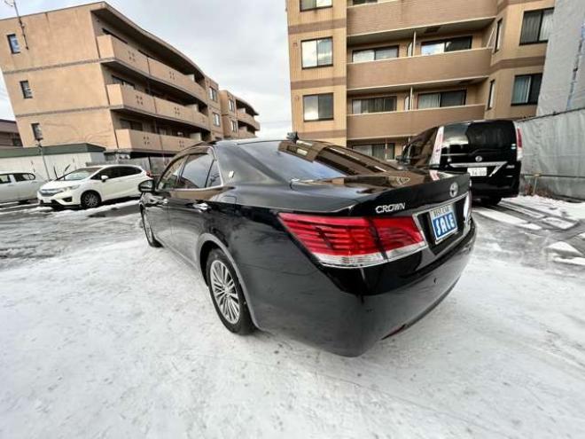 クラウンロイヤル 2.5 ロイヤル i-Four 4WD　ナビバックモニターフルセグTV　エンジンスターター　夏冬タイヤ付き　クルーズコントロール 2500