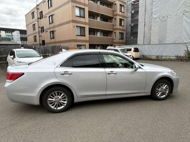 クラウンロイヤル 2.5 ロイヤルサルーン i-Four 4WD　ナビフルセグTVバックモニター　エンジンスターター 2500