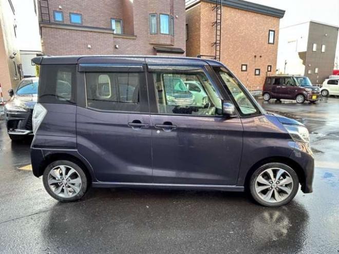 デイズルークスハイウェイスターX Gパッケージ 4WD　ナビフルセグTV　バックモニター　エンジンスターター　　　インテリジェントキー　パワースライドドア 660