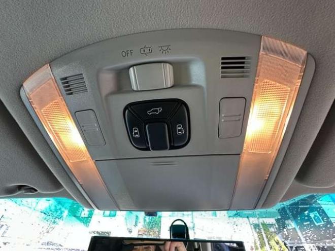 ヴェルファイア2.4 Z プラチナセレクションII 4WD　HDDナビ　ワンセグ　両側パワースライドドア　パワーバックドア　コーナーセンサー　横滑り防止装置　ビルトインETC 社外アルミホイール夏　バックモニター　社外エンジンスターター　プッシュスタート 2400