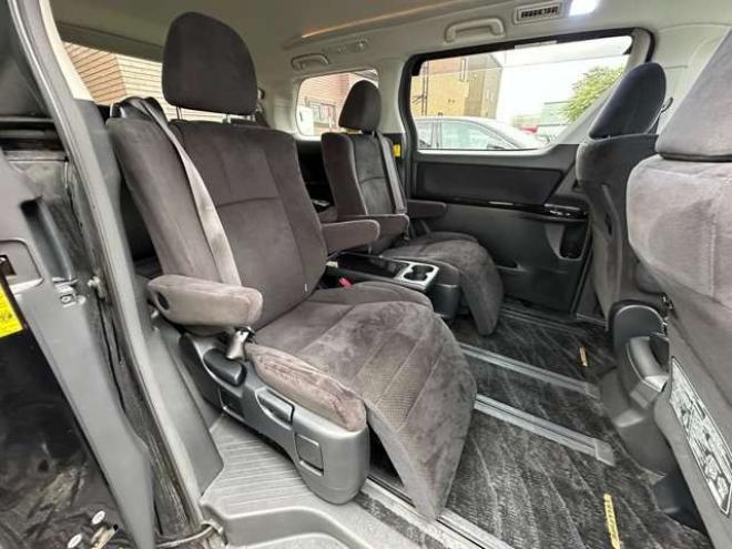 ヴェルファイア2.4 Z プラチナセレクションII タイプゴールド 4WD　寒冷地仕様　両側パワースライドドア　ALPINEフリップダウンモニター　ナビ　地デジ　ビルトインETC　コーナーセンサー　横滑り防止装置　パワーバックドア　社外アルミホイール夏　バックモニター 2400