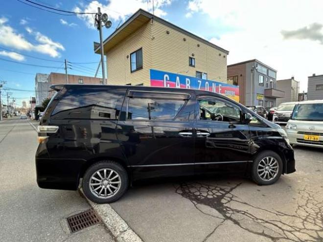 ヴェルファイア2.4 Z 4WD　両側パワースライドドア　ナビ　横滑り防止装置　コーナーセンサー　ビルトインETC　社外17インチアルミホイール冬　　バックモニター　プッシュスタート 2400