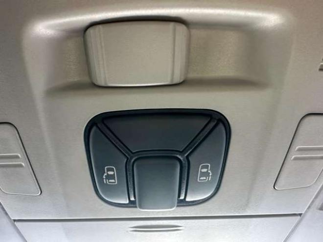 ヴェルファイア2.4 Z 4WD　両側パワースライドドア　寒冷地仕様　社外ナビ　ワンセグTV ETC　横滑り防止装置　コーナーセンサー　プッシュスタート　パワーバックドア　純正18インチアルミホイール夏　社外アルミホイール冬　バックカメラ 2400