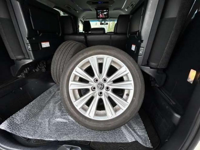 アルファード2.5 S 4WD　電動スライドドアフリップダウンモニター 2500