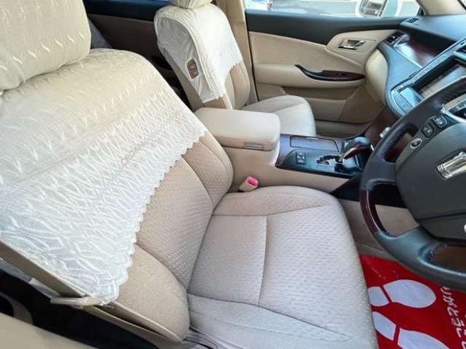 クラウンロイヤル 3.0 ロイヤルサルーン i-Four 4WD　フルセグTV　ナビ　バックモニター　ETC　クルーズコントロール　パワーシート 3000