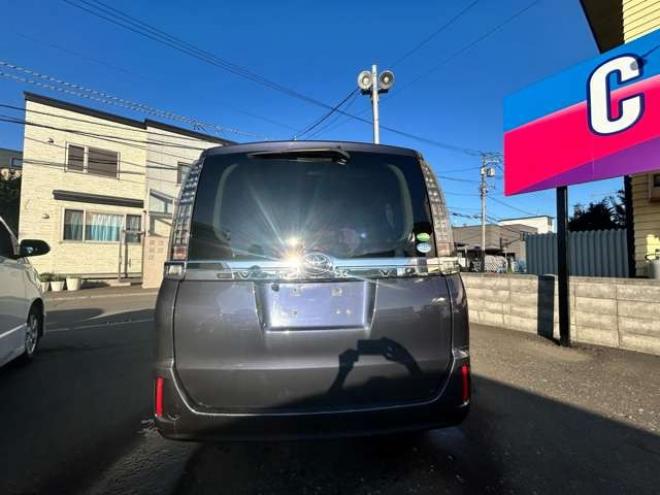 ヴォクシー2.0 X 4WD　電動スライドドア　冬タイヤセット　ドラレコ　アクセル踏み間違い防止装置 ナビTVバックモニター 2000