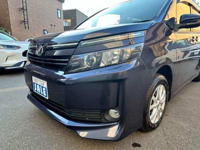 ヴォクシー2.0 X 4WD　電動スライドドア　冬タイヤセット　ドラレコ　アクセル踏み間違い防止装置 ナビTVバックモニター 2000