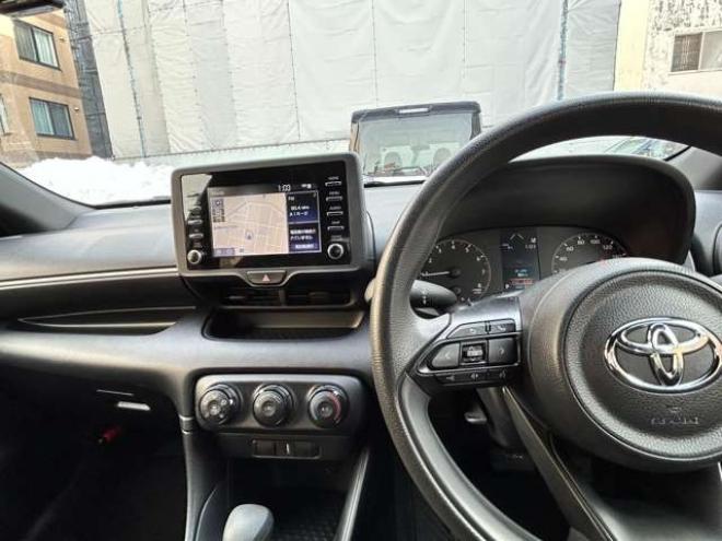 ヤリス1.5 X 4WD　衝突安全ボディー　オートライト　ナビバックモニター　ETC　衝突軽減ブレーキシステム　　レーンアシスト 1500