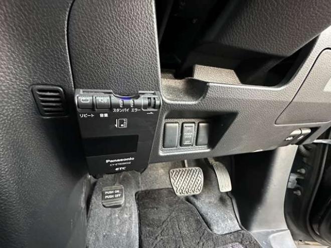 セレナ2.0 ハイウェイスター Vセレクション 4WD　両側ワンタッチオートスライドドア　ETC 2000