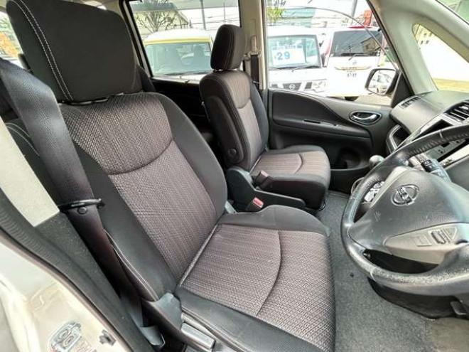 セレナ2.0 ハイウェイスター Vセレクション+SafetyII 4WD　 2000