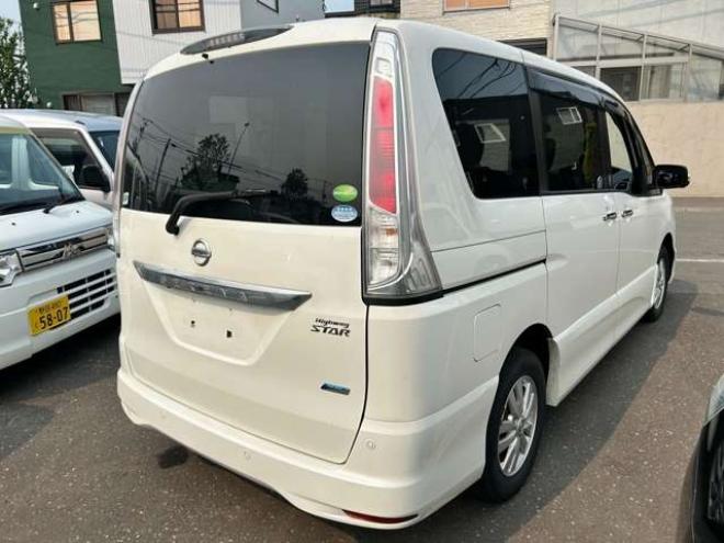 セレナ2.0 ハイウェイスター Vセレクション+SafetyII 4WD　 2000