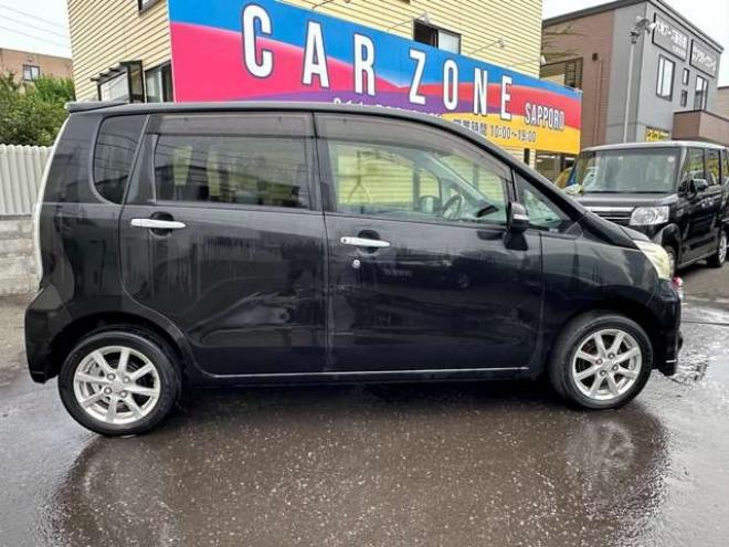 ムーヴカスタム X 4WD　社外CDオーディオ　純正アルミホイール夏　プッシュスタート　キーレスキー 660