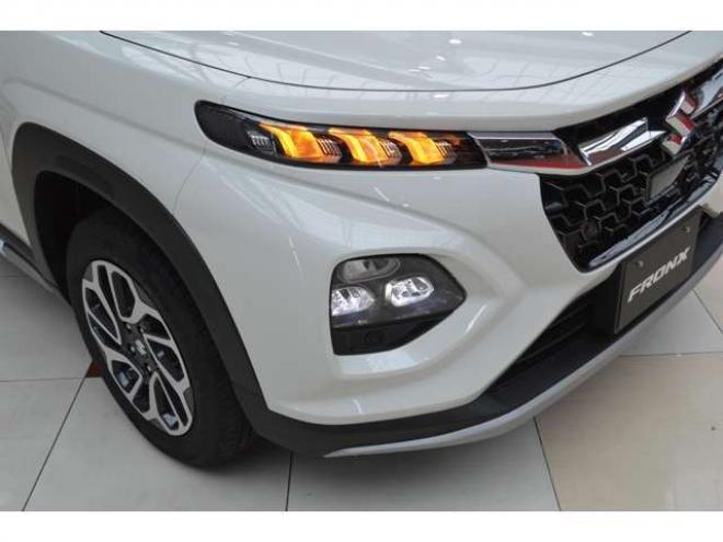 フロンクス1.5 4WD　ハイブリット4WDセーフティサポート搭載4WDスズキコネクト対応通信機装着車アダプティブクルーズコントロール全方位モニター付き9インチナビTVバックカメラハイビームアシストLEDライト 登録済未使用車 1500