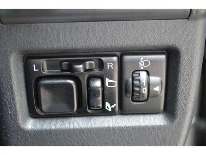 ジムニーランドベンチャー 4WD　ワンオーナー特別仕様車4WDターボフロアオートマチックCDハーフレザーシートヒーター 660