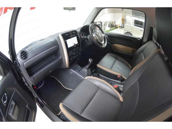 ジムニーランドベンチャー 4WD　ワンオーナー特別仕様車5速マニュアル4WDターボ7インチワイドナビTVバックカメラETCハーフレザーシートヒーター 660