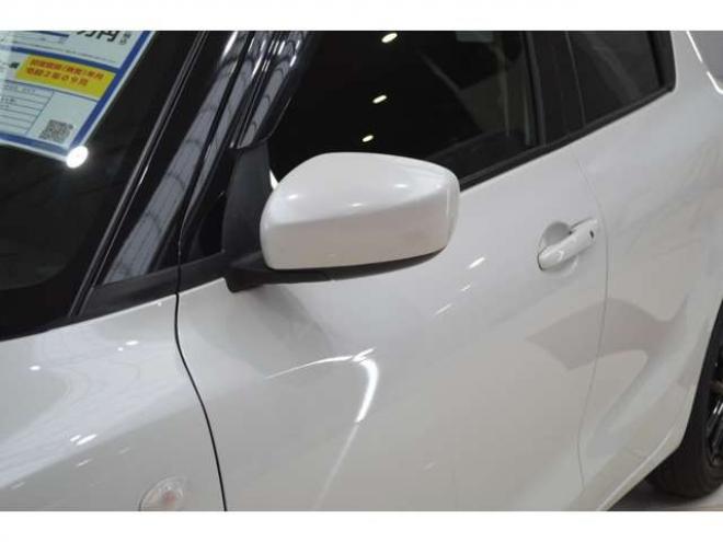スイフト1.2 XG スズキ セーフティサポート非装着車 4WD　ワンオーナー車4WD横滑り防止装置ABSシートヒータードアミラーヒーターCDスマートキープッシュスタート社外15インチアルミ 1200