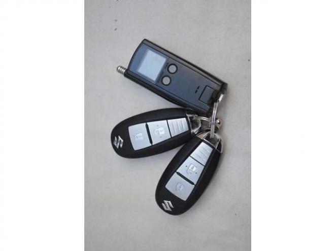 イグニス1.2 Fリミテッド 4WD　ワンオーナー特別仕様車ハイブリット4WDセーフティサポート搭載アイドリングストップ横滑り防止装置パドルシフト7インチワイドナビTVバックカメラLEDライトクルーズコントロール 1200