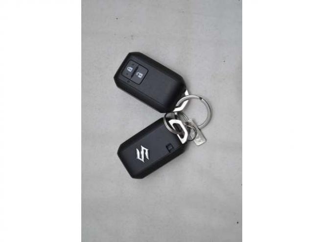 スイフト1.2 XGリミテッド 4WD　ワンオーナー特別仕様車4WDセーフティサポート搭載デュアルセンサーブレーキサポート誤発信抑制機能アダプティブクルーズコントロール7インチワイドナビTVシートヒーター 1200