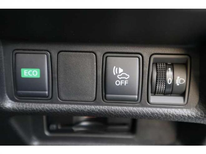 エクストレイル2.0 20S ハイブリッド 4WD　純正フルセグナビ　ETC　アラウンドビューカメラ　パーキングアシスト　ヒルディセントコントロール　クルーズコントロール　パーキングソナー 2000