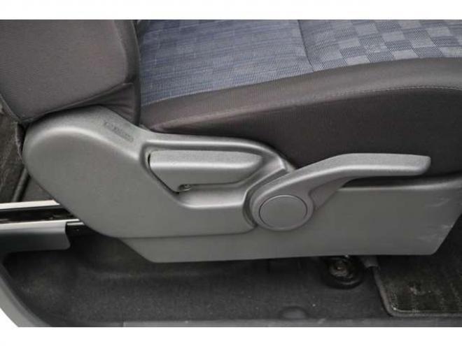 デイズハイウェイスターX 4WD　社外フルセグナビ　アラウンドビューモニター　LEDヘッドライト　シートヒーター　エマージェンシーブレーキ　車線逸脱警報機能 660