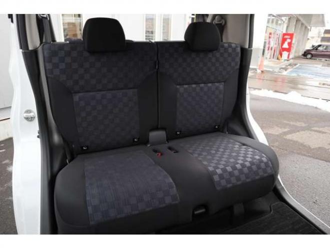 デイズハイウェイスターX 4WD　社外フルセグナビ　アラウンドビューモニター　LEDヘッドライト　シートヒーター　エマージェンシーブレーキ　車線逸脱警報機能 660