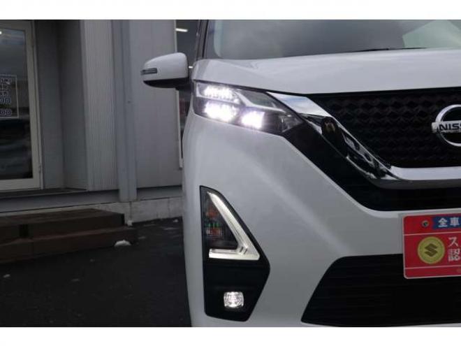 デイズハイウェイスターX 4WD　社外フルセグナビ　アラウンドビューモニター　LEDヘッドライト　シートヒーター　エマージェンシーブレーキ　車線逸脱警報機能 660