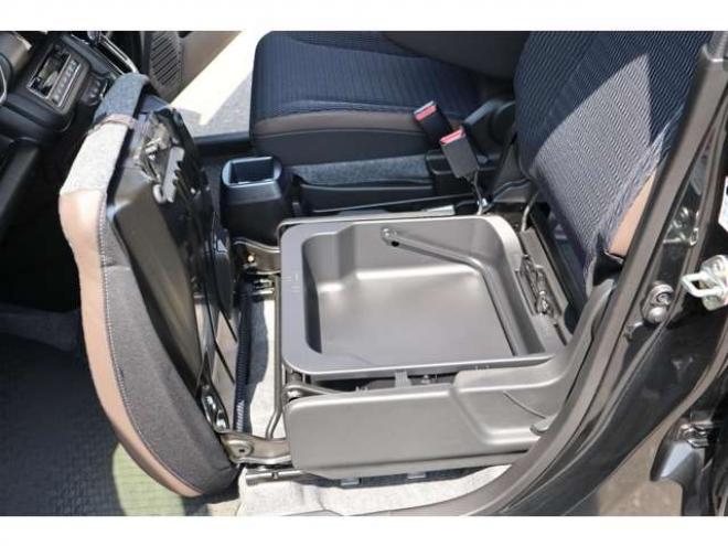 ハスラーJスタイル ターボ 4WD　ワンオーナーセーフティサポート全方位ナビ 660