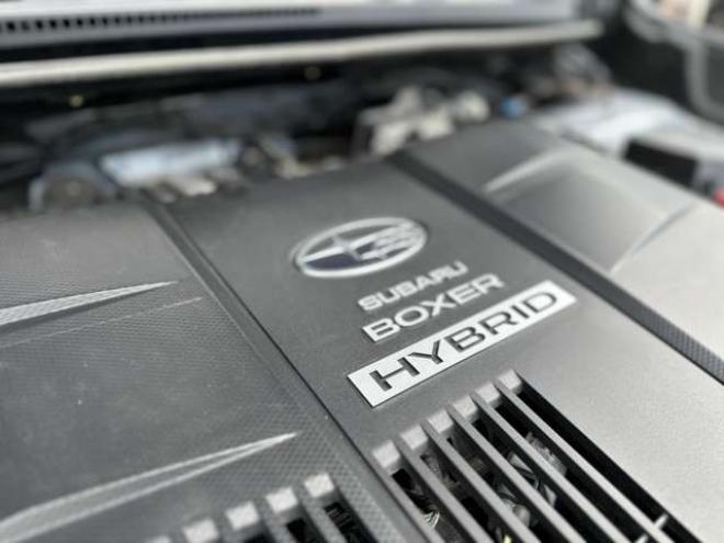 インプレッサXVハイブリッド 2.0i 4WD　ナビ　ワンセグ　アルミホイール　クルーズコントロール　ABS　横滑り防止装置　盗難防止装置　パワステ　パワーウィンドウ　スマートキー　キーレスエントリー　MTモード付　アイドリングストップ　ETC 2000