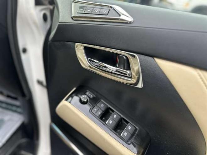 ヴェルファイアハイブリッド 2.5 V E-Four 4WD　社外アルミ　オートミラー　ETC　ドライブレコーダー　ローダウン　ワンオーナー　両側電動スライドドア　パワステ　パワーウィンドウ　ベージュ革シート　純正ナビ　バックカメラ　ABS　キーレスエントリー 2500