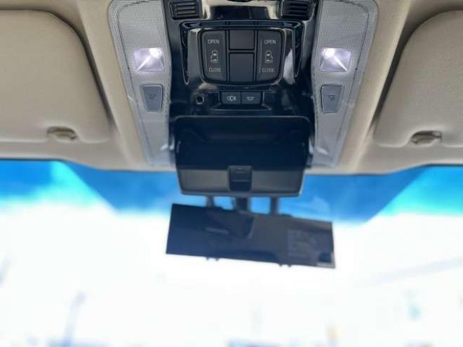 ヴェルファイアハイブリッド 2.5 V E-Four 4WD　社外アルミ　オートミラー　ETC　ドライブレコーダー　ローダウン　ワンオーナー　両側電動スライドドア　パワステ　パワーウィンドウ　ベージュ革シート　純正ナビ　バックカメラ　ABS　キーレスエントリー 2500