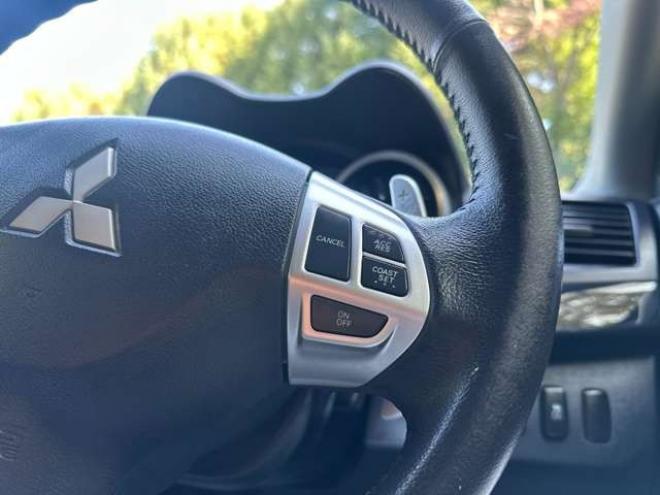 ギャランフォルティス 2.0 ラリーアート 4WD　社外ナビ　フルセグ　バックカメラ　ドラレコ　パワーウィンドウ　パワステ　ABS　キーレスエントリー　盗難防止装置　　クルーズコントロール 2000