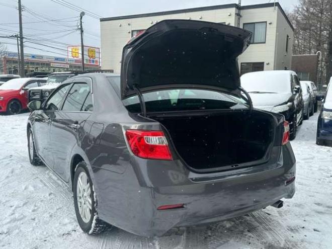 カムリハイブリッド2.5 Gパッケージ　純正アルミ　純正ナビ　ETC　ワンセグ　バックカメラ　パワステ　パワーウィンドウ　キーレスエントリー　電動シート　クルーズコントロール　横滑り防止装置　盗難防止装置 正規輸入車 2WD 2500