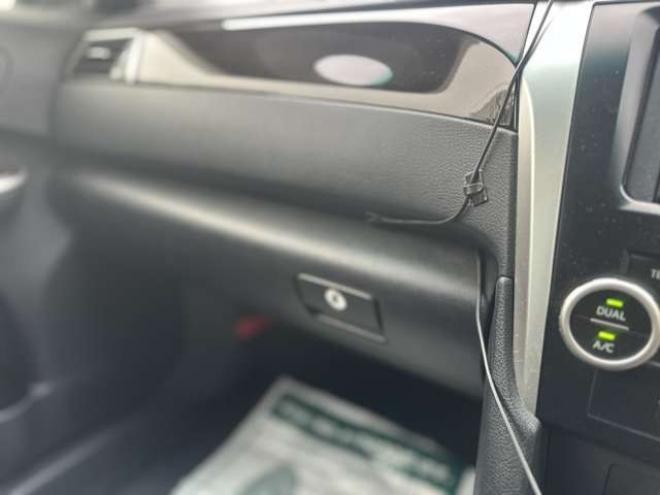 カムリハイブリッド2.5 Gパッケージ　純正アルミ　純正ナビ　ETC　ワンセグ　バックカメラ　パワステ　パワーウィンドウ　キーレスエントリー　電動シート　クルーズコントロール　横滑り防止装置　盗難防止装置 正規輸入車 2WD 2500