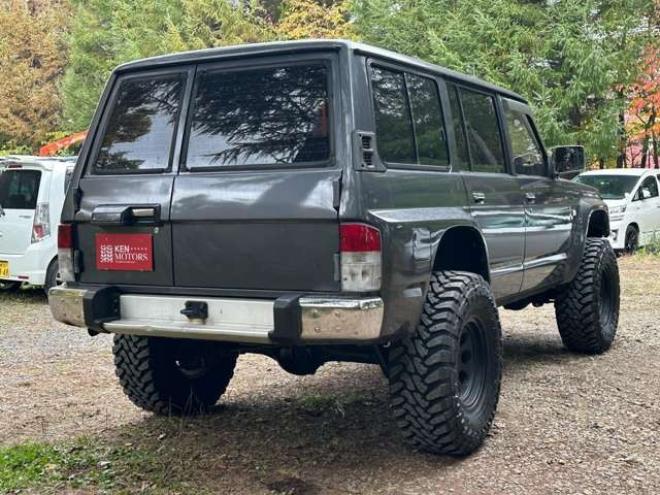 サファリ4.2 エクストラ標準ルーフAD ディーゼル 4WD　リフトアップ　リアヒーター　社外サンルーフ　ドライブレコーダー　ETC　可倒式リアシート　パワステ　社外アルミホイール　社外オーディオ　マッドタイヤ　全塗装済　ターボ 4200