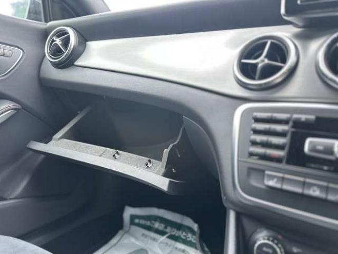 ベンツCLAクラス CLA250 4マチック 4WD　ナビ　TV　バックカメラ　アルミホイール　ディスチャージドランプ　電動シート　パワステ　パワーウィンドウ　キーレス　ETC　シートヒーター　横滑り防止装置　アイドリングストップ　クルーズコントロール 正規輸入車 2000