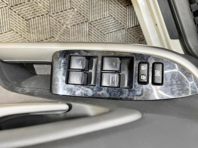 プリウス1.8Sツーリングセレクション 5年保証 スマキー ナビ Bカメ ETC 寒冷地仕様 禁煙 車検整備2年付