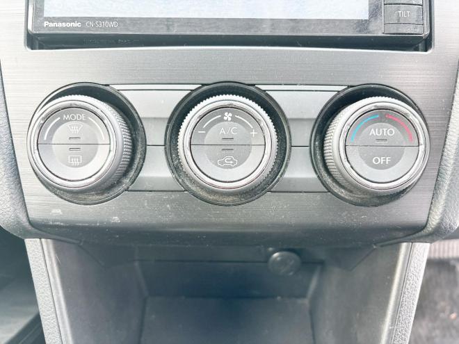 インプレッサ5ドア1.6i-L 4WD　ローンが不安な方＜優遇ローン＞本州仕入 1年保証　社外ナビ　フルセグTV