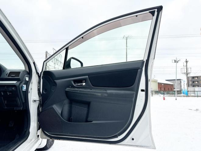 インプレッサ5ドア1.6i-L 4WD　ローンが不安な方＜優遇ローン＞本州仕入 1年保証　社外ナビ　フルセグTV