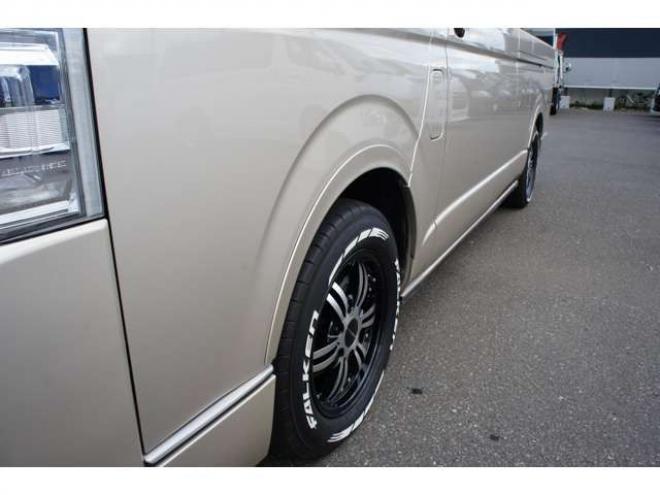 ハイエースバンスーパーロングHR　8人乗りキャンピング4WD　走行充電&外部充電&サブバッテリー　　　&FFヒーター&冷蔵庫&シンク&給排水　アルパインBIG-X&フリップダウン　415COBRAフロントリップ&バッドラッカー17AW　デジタルインナー　全方位カメラ 2700