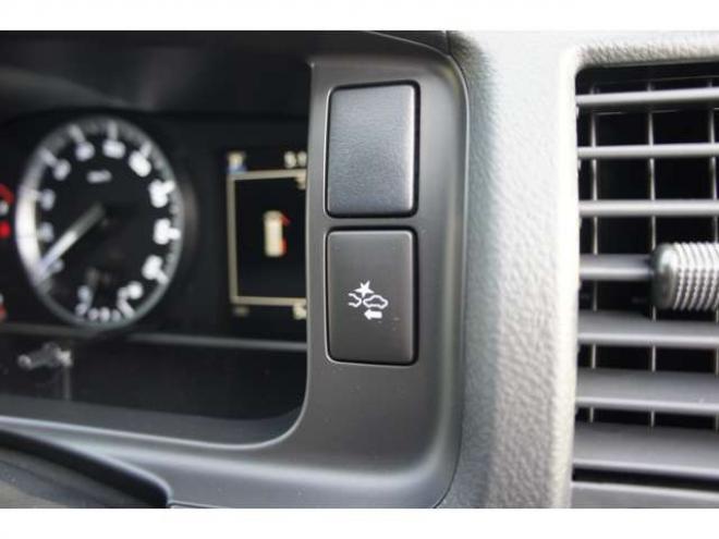 ハイエースバン2.8 スーパーGL ダークプライム S ロングボディ ディーゼルターボ 4WD　ダークプライムS　登録済未使用車　4WD　両側パワースライドドア　デジタルインナーミラー　全方位カメラ　バックカメラ　寒冷地仕様　プッシュスタート　スマートキー　415COBRAフラットベッドキット 登録済未使用車 2800