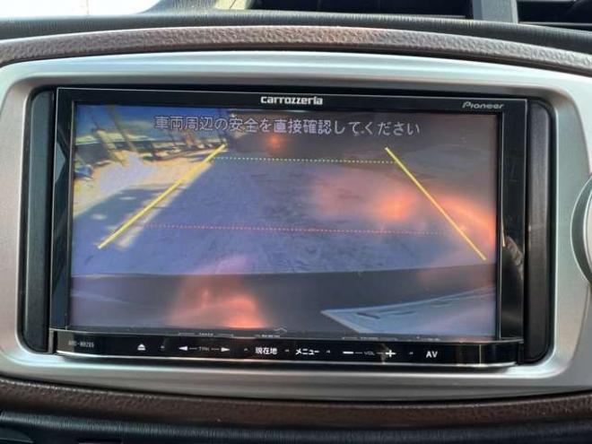 ヴィッツ1.3 ジュエラ 4WD　プッシュスタート　エンジンスターター　ナビ　バックカメラ　ワイパーデアイサー　オート4WD コーナーセンサー　電動格納ミラー 1300