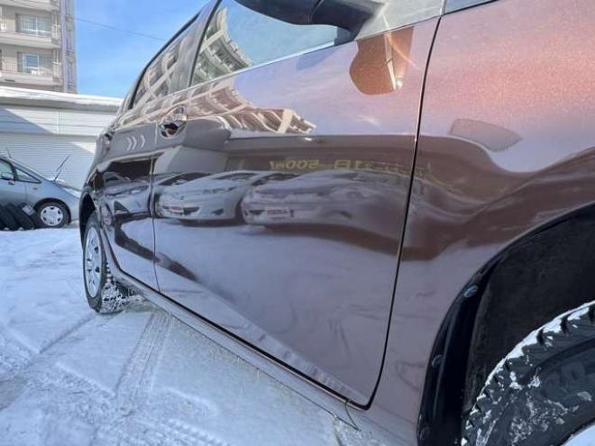 ヴィッツ1.3 ジュエラ 4WD　プッシュスタート　エンジンスターター　ナビ　バックカメラ　ワイパーデアイサー　オート4WD コーナーセンサー　電動格納ミラー 1300