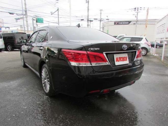 マジェスタ2.5 Four 4WD　プリクラッシュセーフティー/純正ナビ/フルセグTV/バックカメラ/LEDヘッドライト/ビルトインETC/全席シートヒーター/パワーシート/グリップヒーター/レーダークルーズコントロール 2500