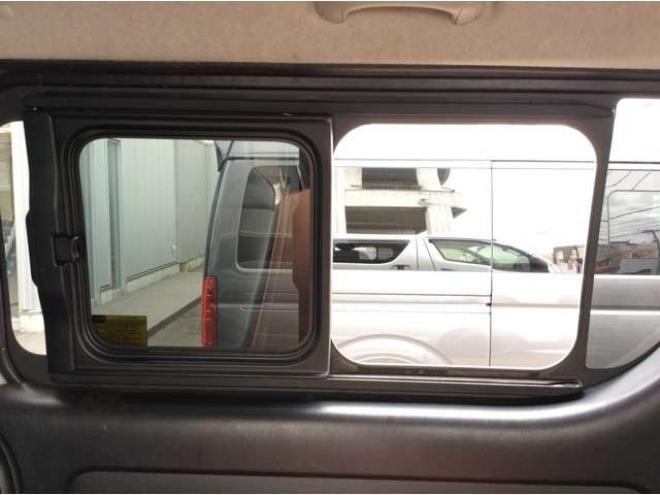 ハイエースバン3.0 スーパーGL ロング ディーゼルターボ 4WD　リアヒーター&クーラー　キーレス　ETC　電動格納ミラー　デュアルエアコン　ベッドキッド　フロントフォグランプ　clarionSDナビ(NXL13)　AUX　Bluetooth　USB　16インチAW 3000